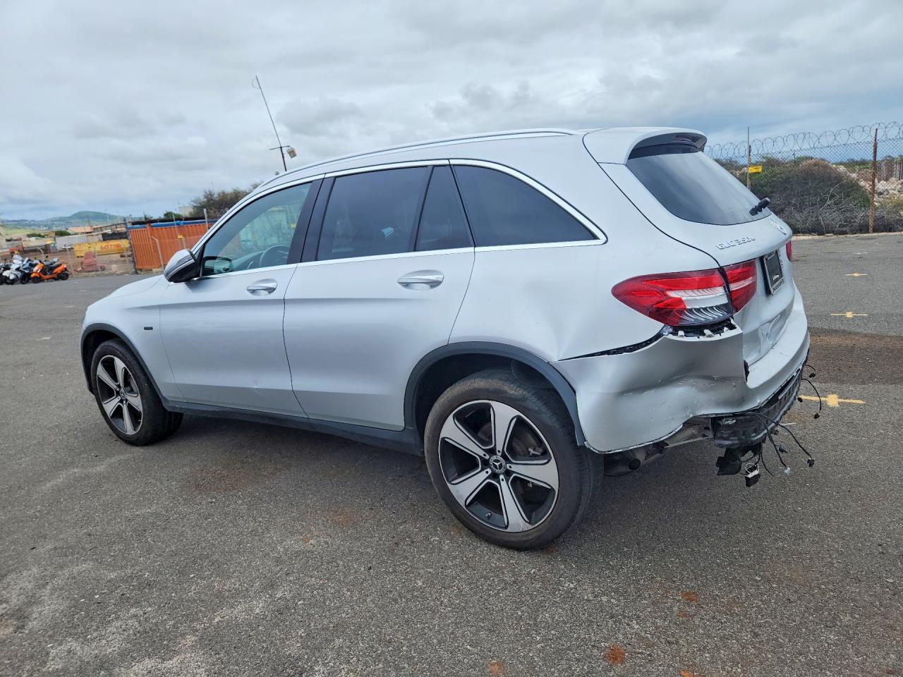 2019 Mercedes-Benz Glc 350E - Image 2