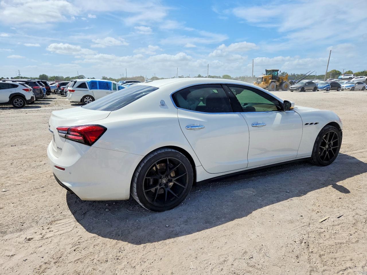 2021 Maserati Ghibli S - Фото 3