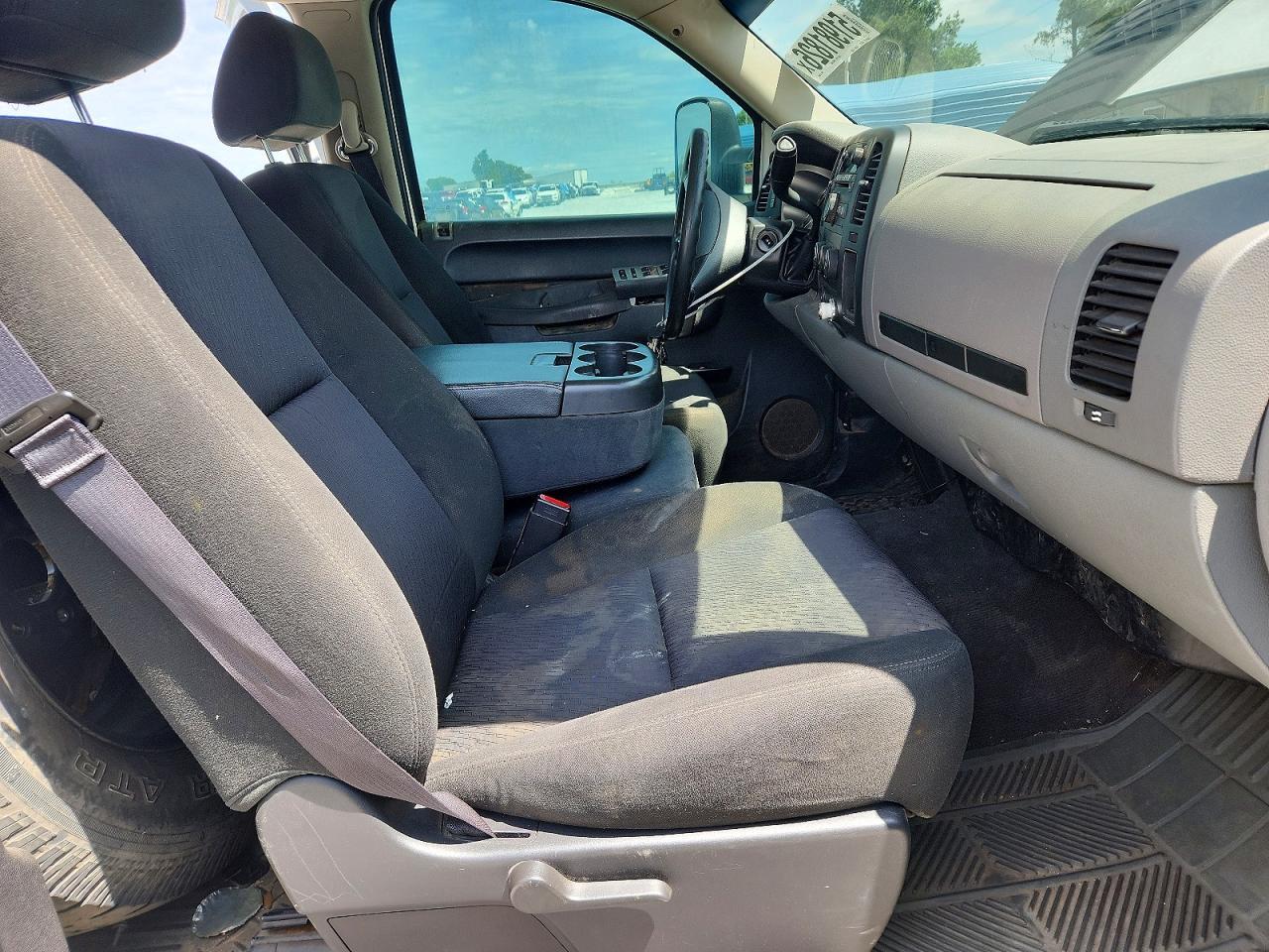 2014 Chevrolet Silverado C2500 Heavy Duty - Фото 7