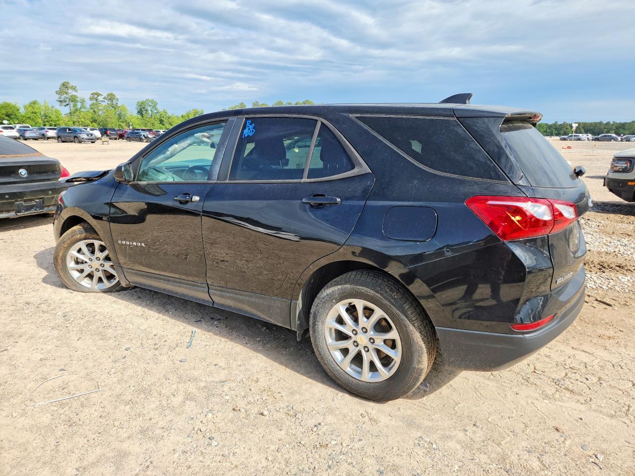 2020 Chevrolet Equinox Ls - Image 2
