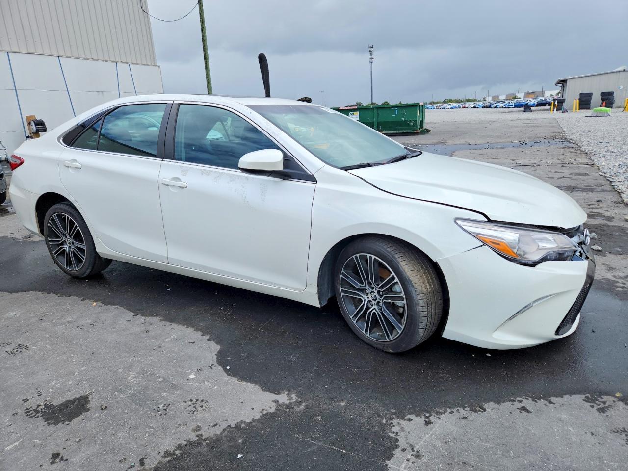 2016 Toyota Camry Special Edition - Image 4