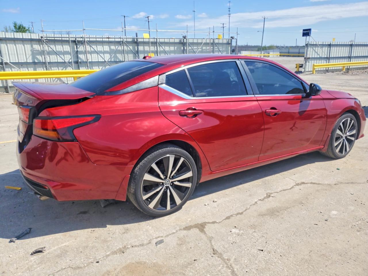 2021 Nissan Altima 2.0 Sr - Фото 3