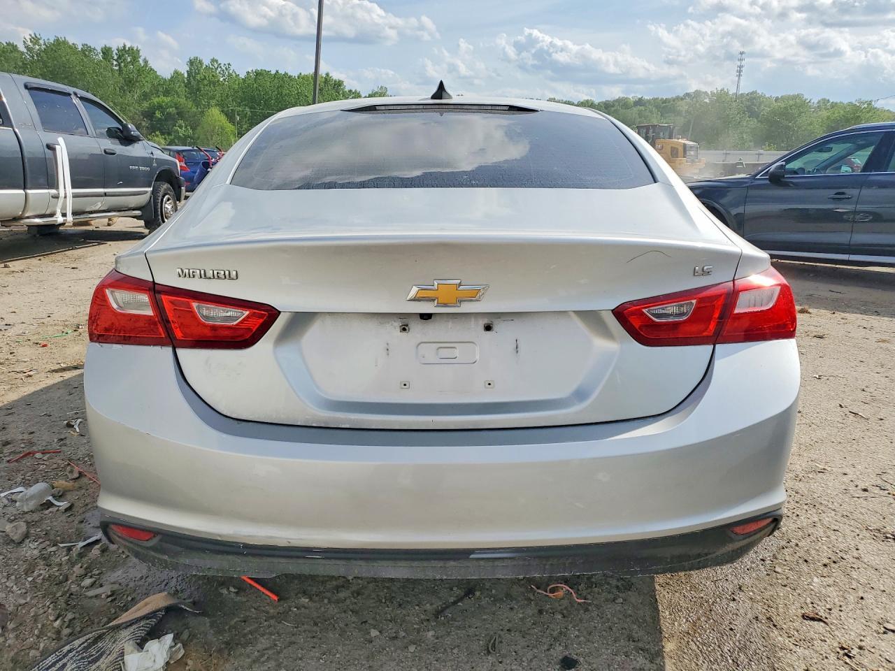 2016 Chevrolet Malibu Ls - Фото 6