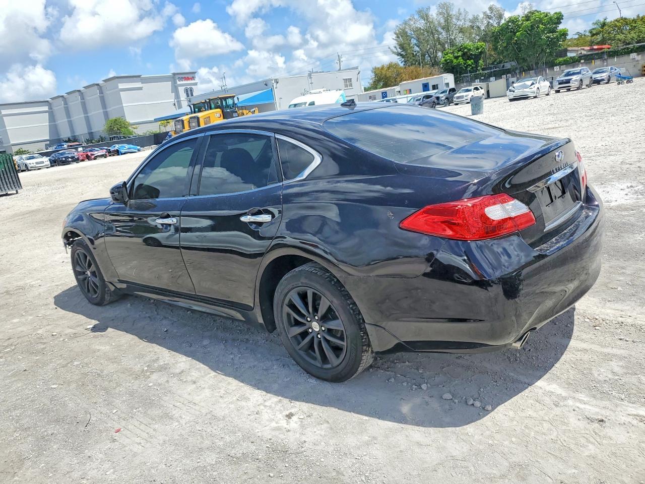 2012 Infiniti M37 X - Image 2