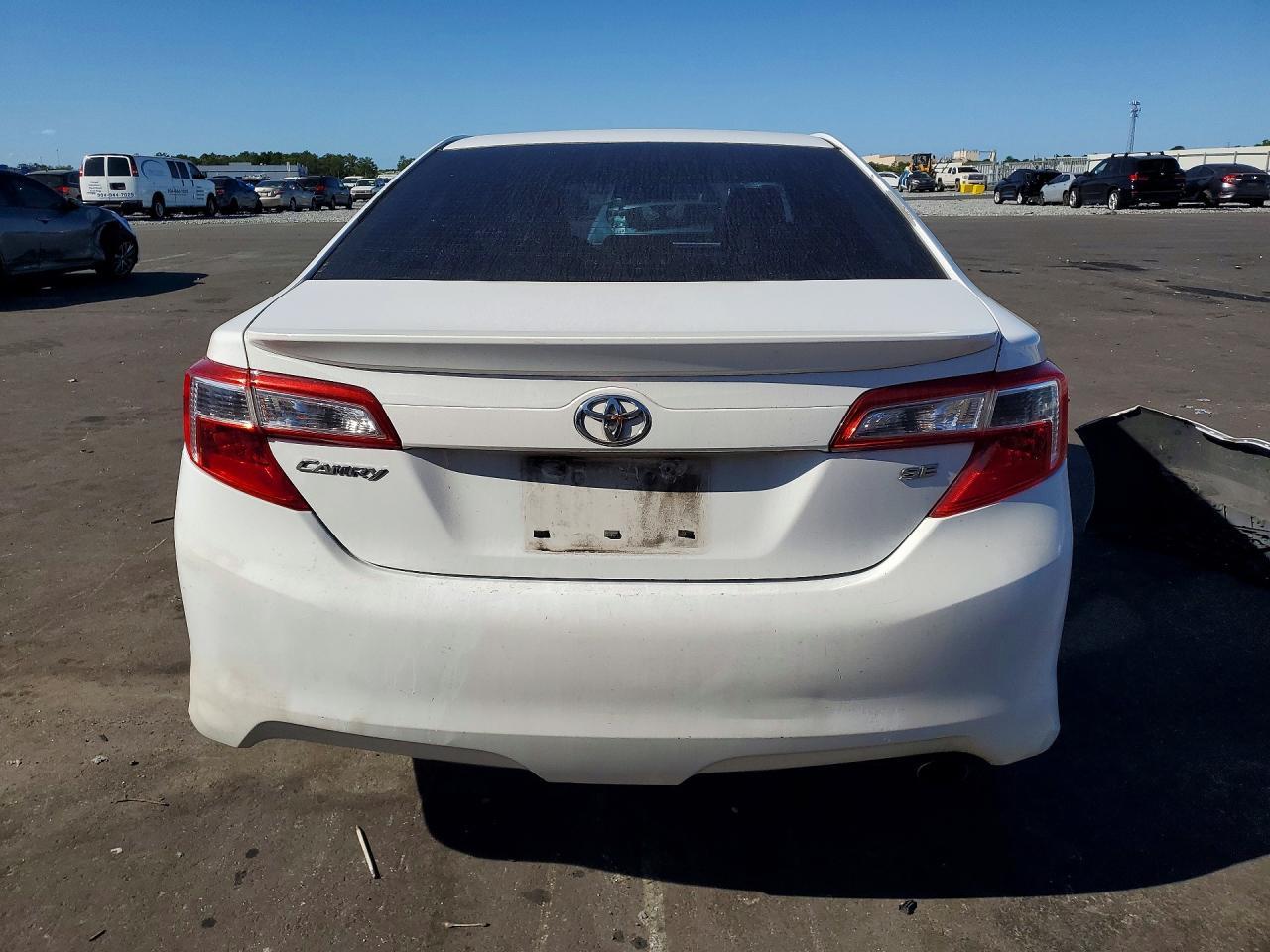 2012 Toyota Camry Se - Image 6