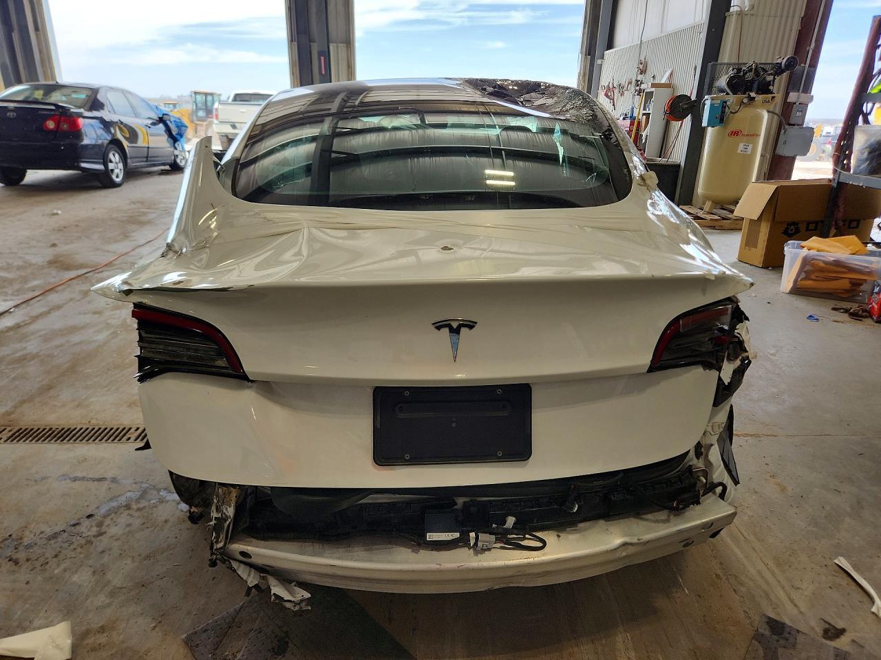 2020 Tesla Model 3 - Фото 6