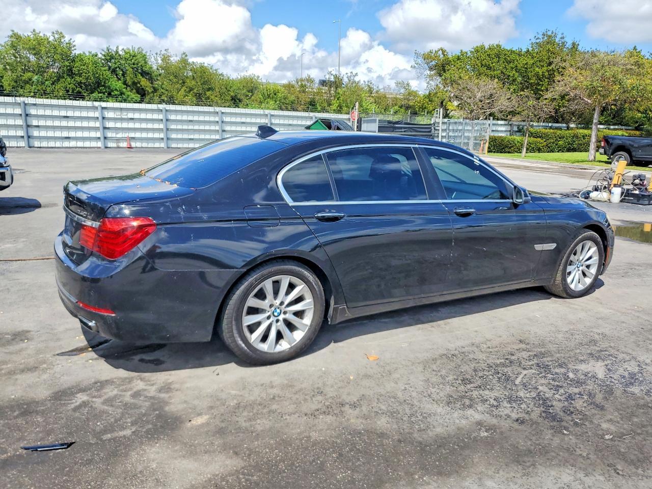 2015 BMW 740 Li - Фото 3