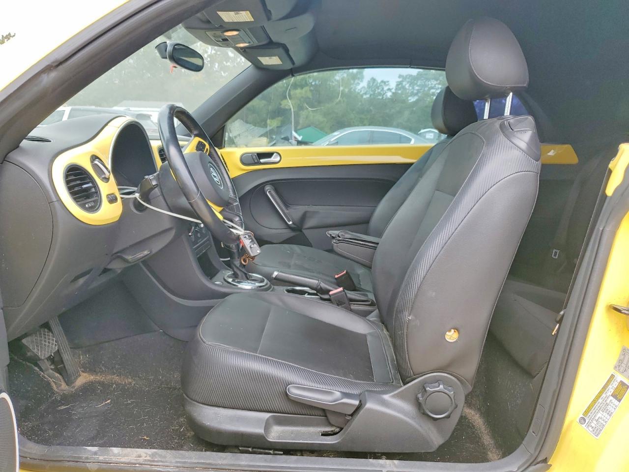 2013 Volkswagen Beetle - Image 7