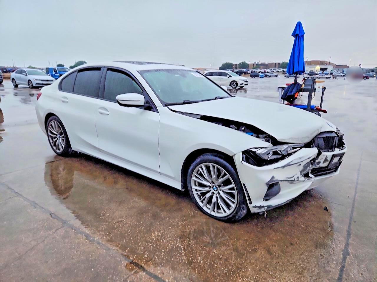 2023 BMW 330I - Фото 4