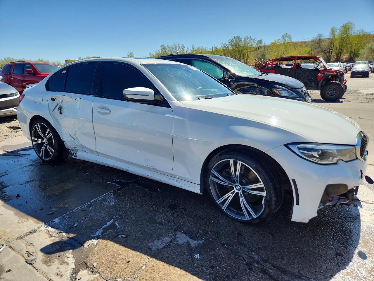 2019 BMW 330I - Фото 4