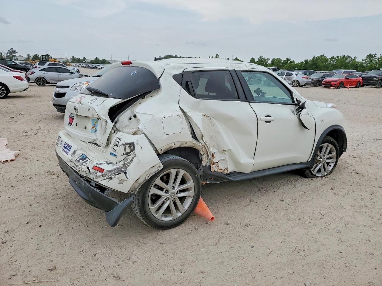 2013 Nissan Juke S - Image 3