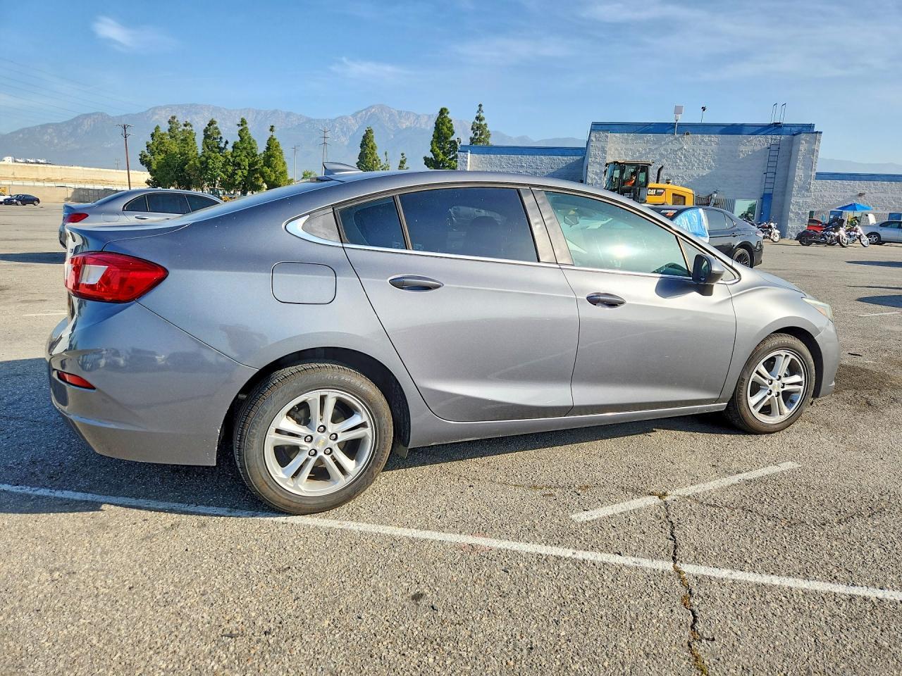 2018 Chevrolet Cruze Lt - Image 3