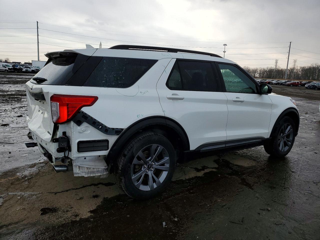 2023 Ford Explorer Xlt - Фото 3
