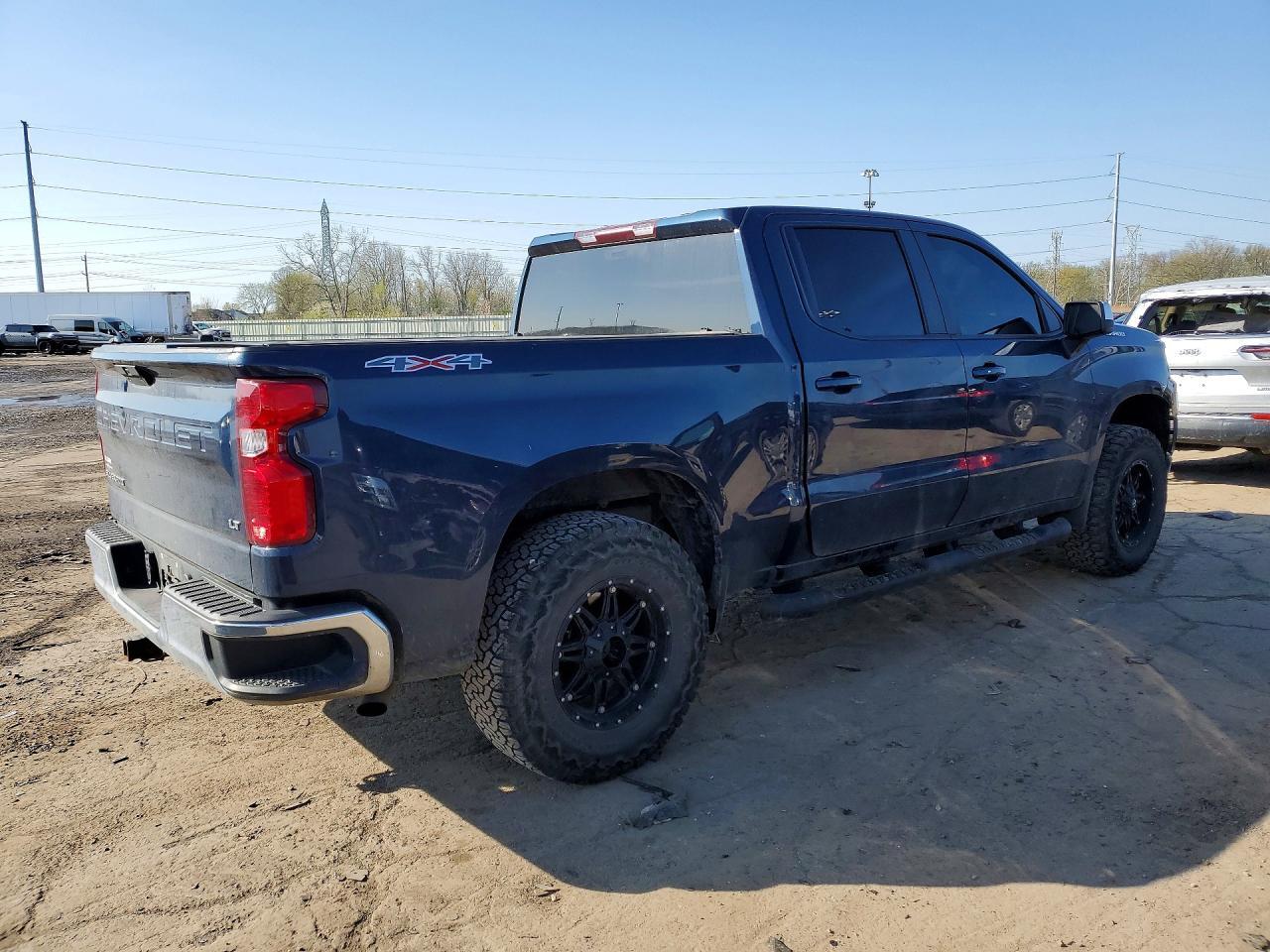 2021 Chevrolet Silverado K1500 Lt - Фото 3