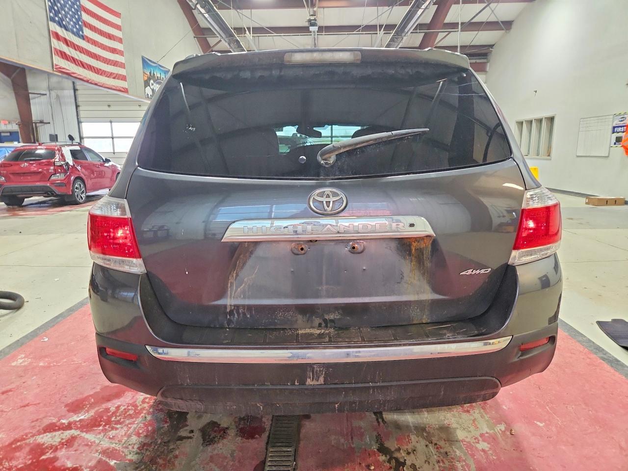 2011 Toyota Highlander Limited - Image 6