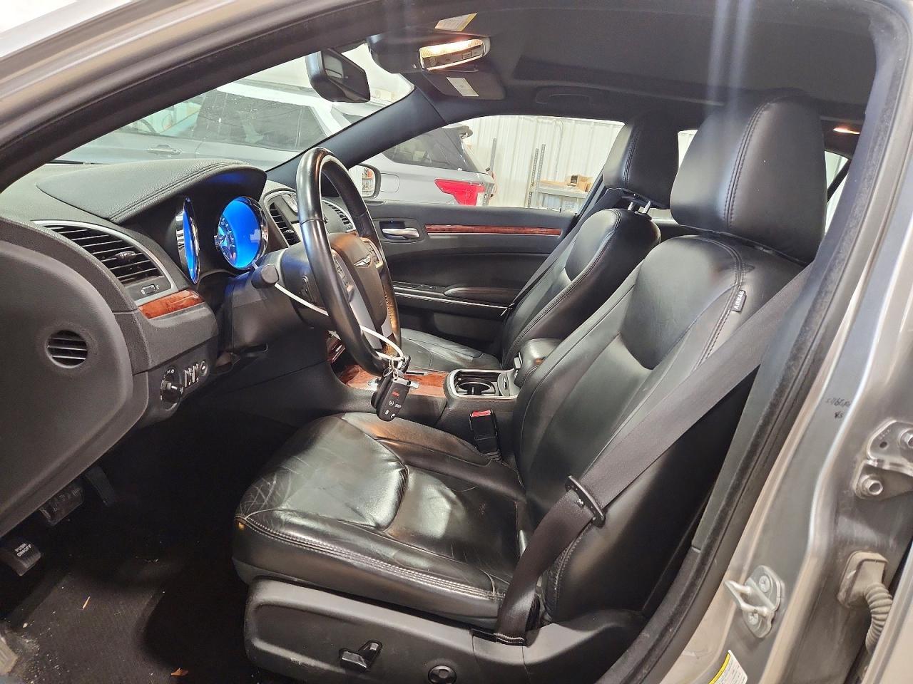 2014 Chrysler 300 - Фото 7