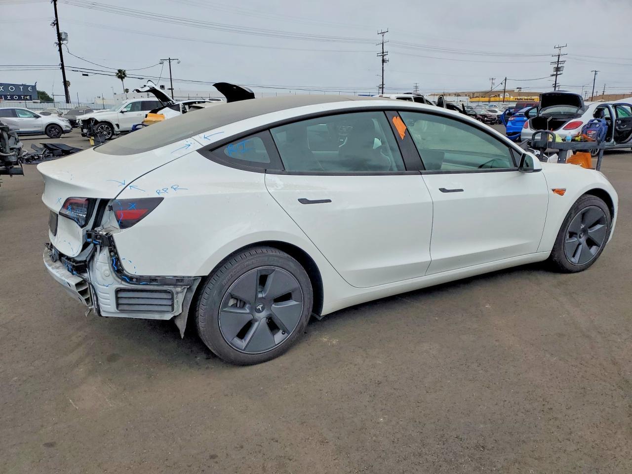 2023 Tesla Model 3 - Фото 3