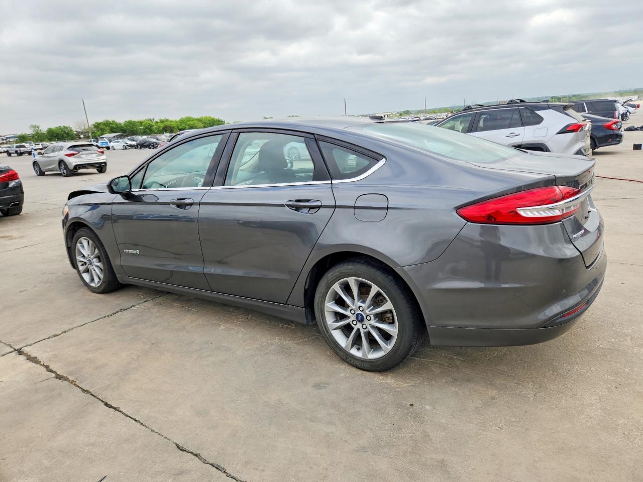 2017 Ford Fusion Se Hybrid - Фото 2