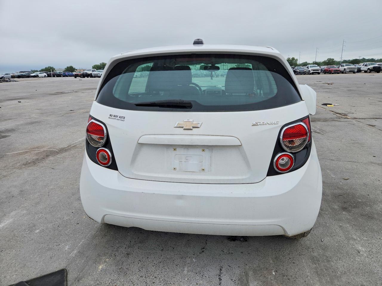 2016 Chevrolet Sonic Ls - Image 6