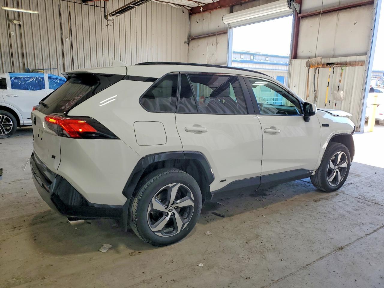 2024 Toyota Rav4 Prime Se - Фото 3