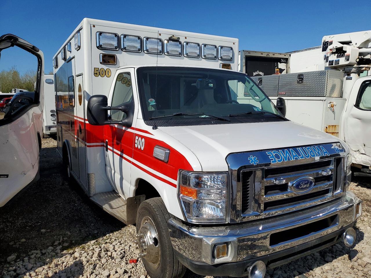 2018 Ford Econoline E350 Super Duty Cutaway Van - Фото 4