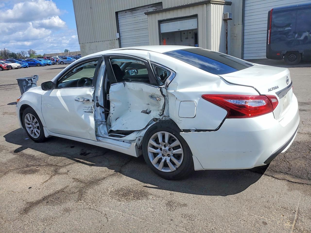 2017 Nissan Altima 2.5 - Image 2