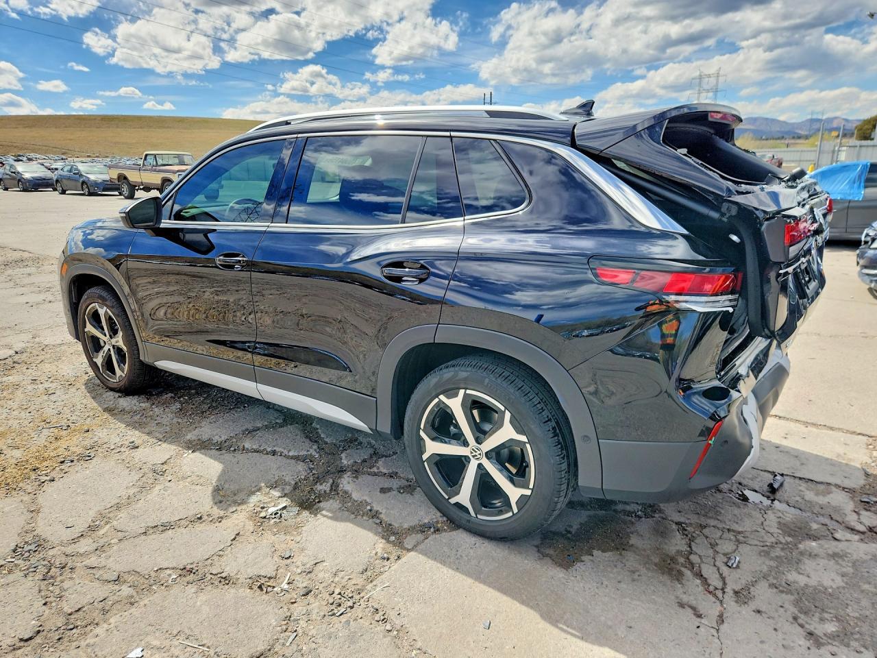 2025 Volkswagen Tiguan Se - Фото 2