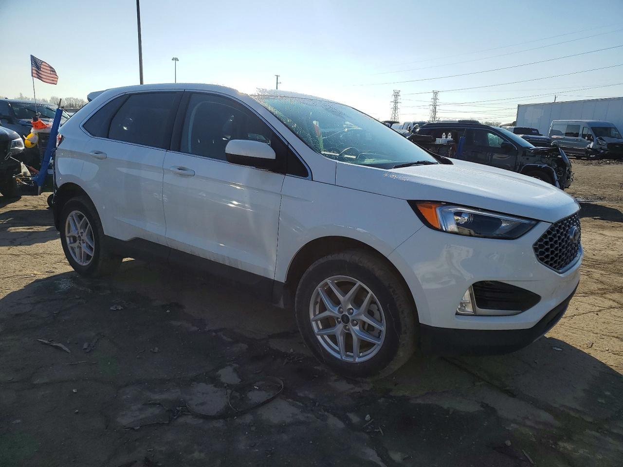 2023 Ford Edge Sel - Image 4