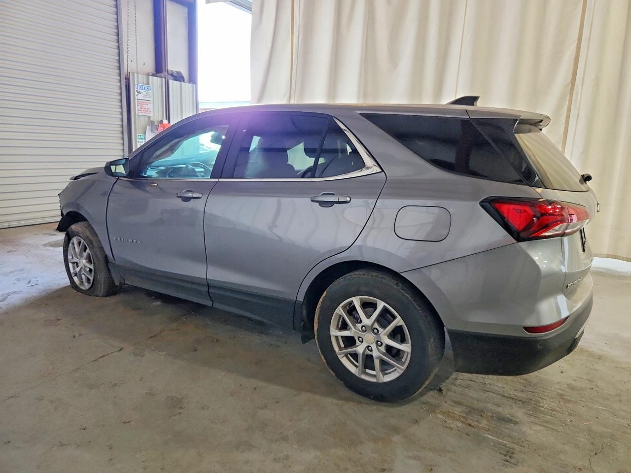 2023 Chevrolet Equinox Lt - Image 2