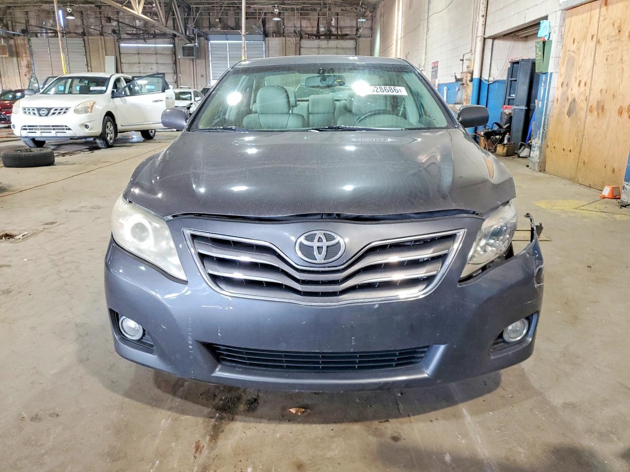 2010 Toyota Camry Xle V6 - Image 5