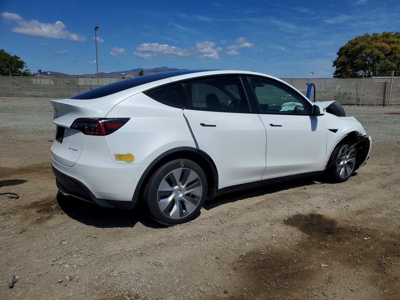 2022 Tesla Model Y - Фото 3