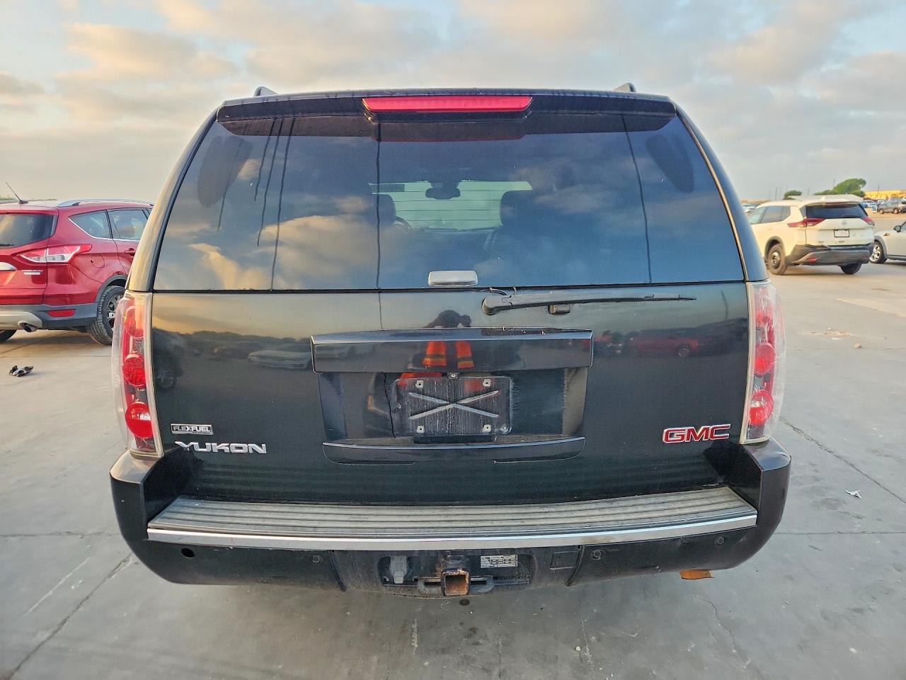 2009 GMC Yukon Denali - Фото 6