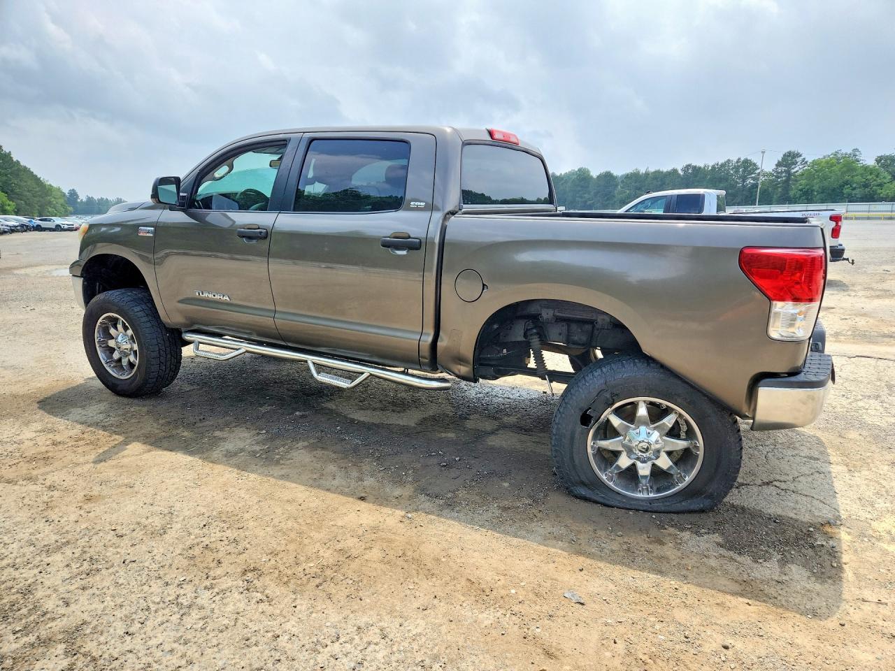 2012 Toyota Tundra Crewmax Sr5 - Image 2