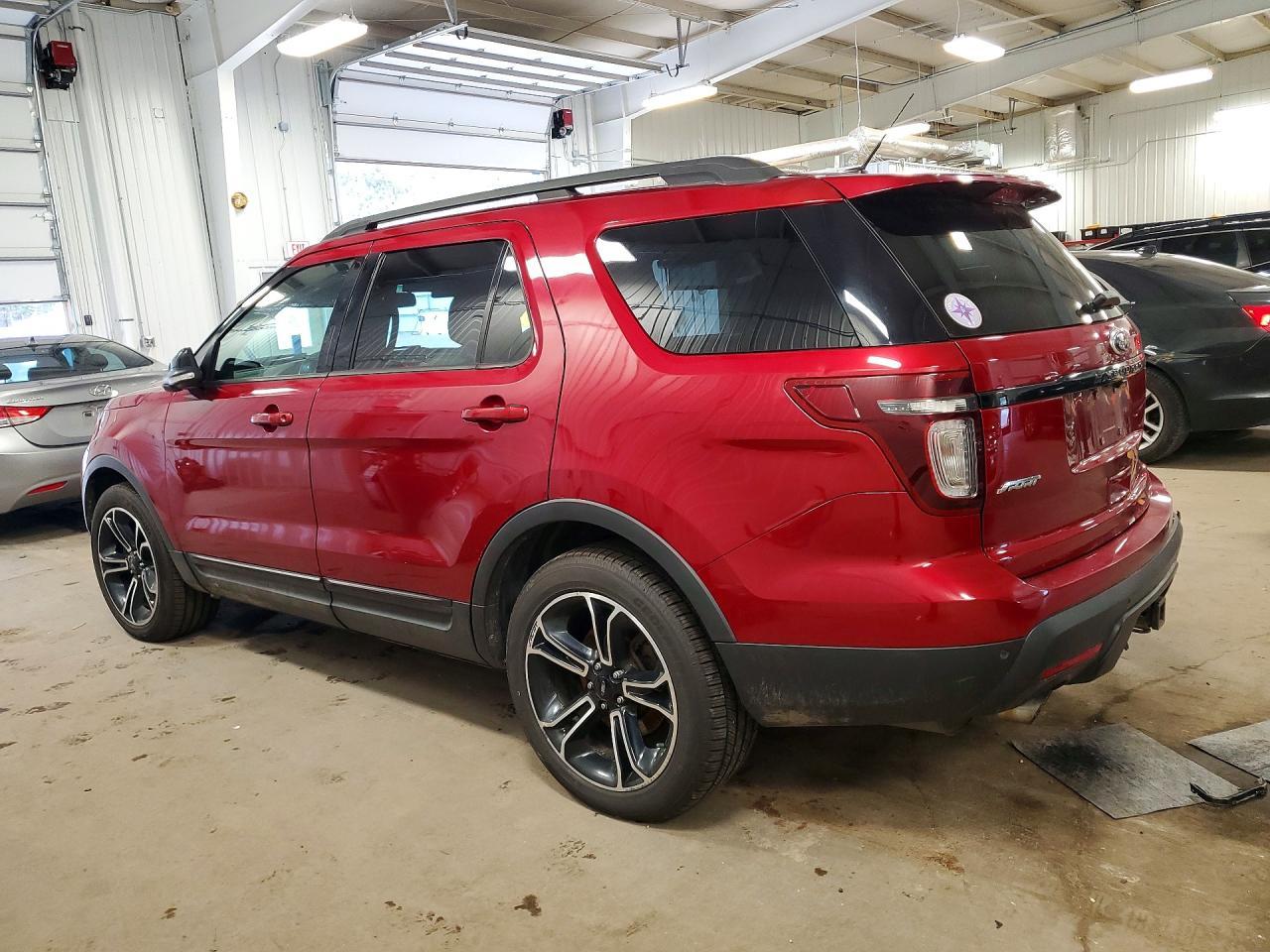2015 Ford Explorer Sport - Фото 2