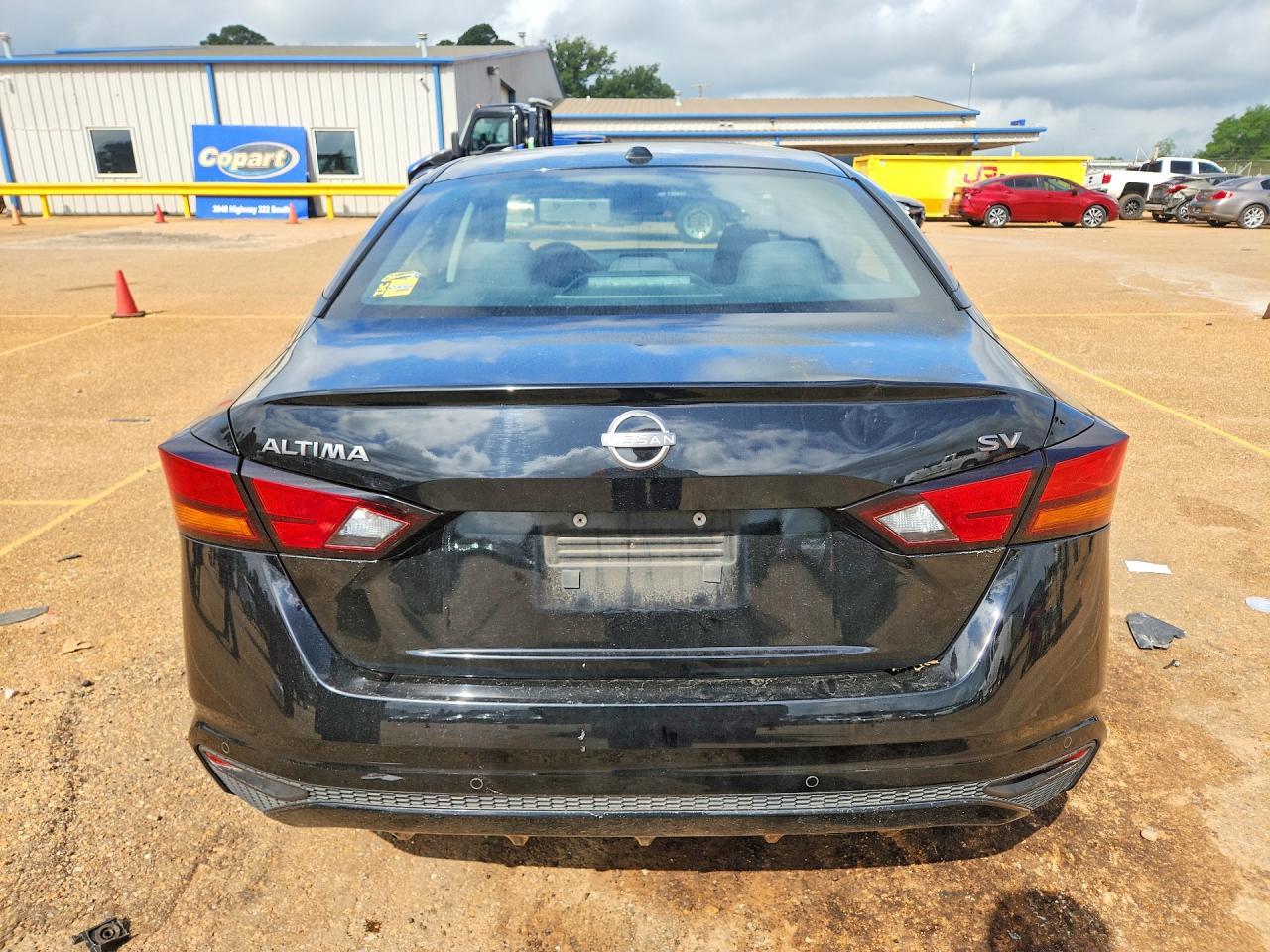 2023 Nissan Altima Sl - Image 6
