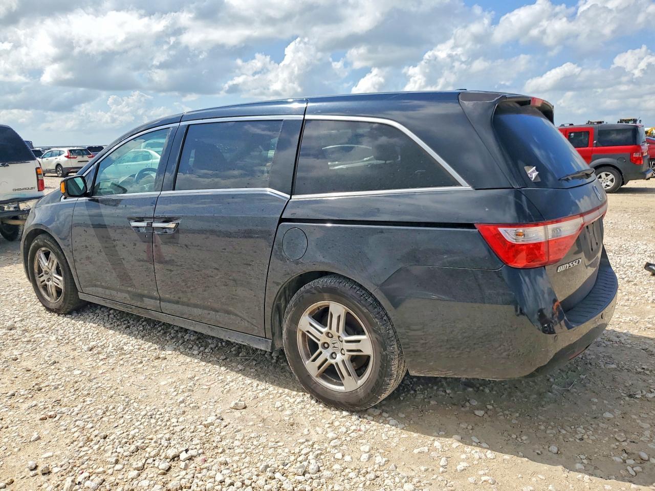 2012 Honda Odyssey Touring - Фото 2