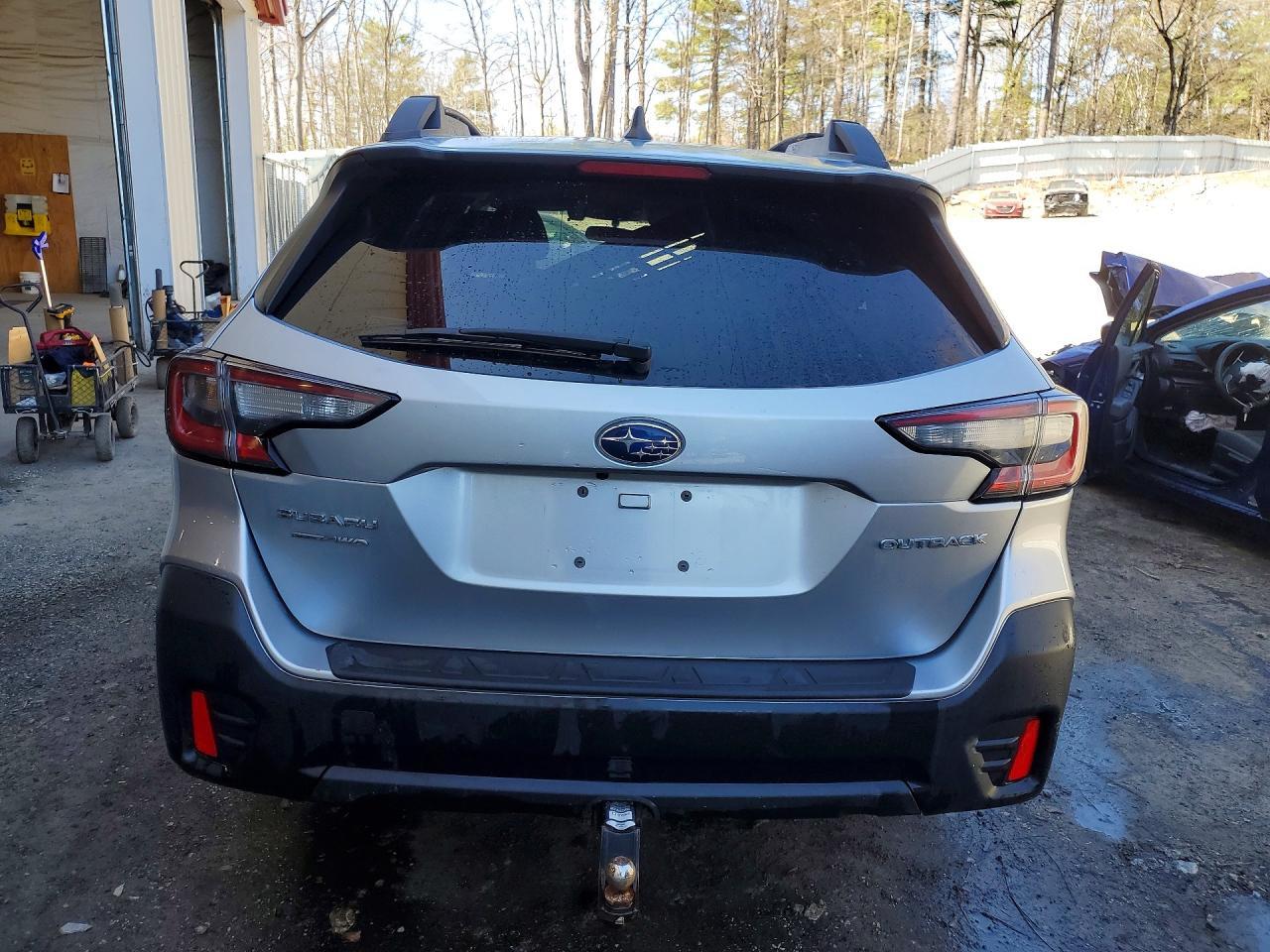 2022 Subaru Outback Premium - Image 6