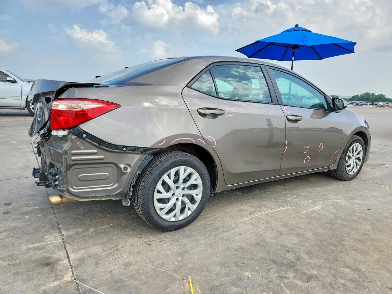 2017 Toyota Corolla Le - Фото 3
