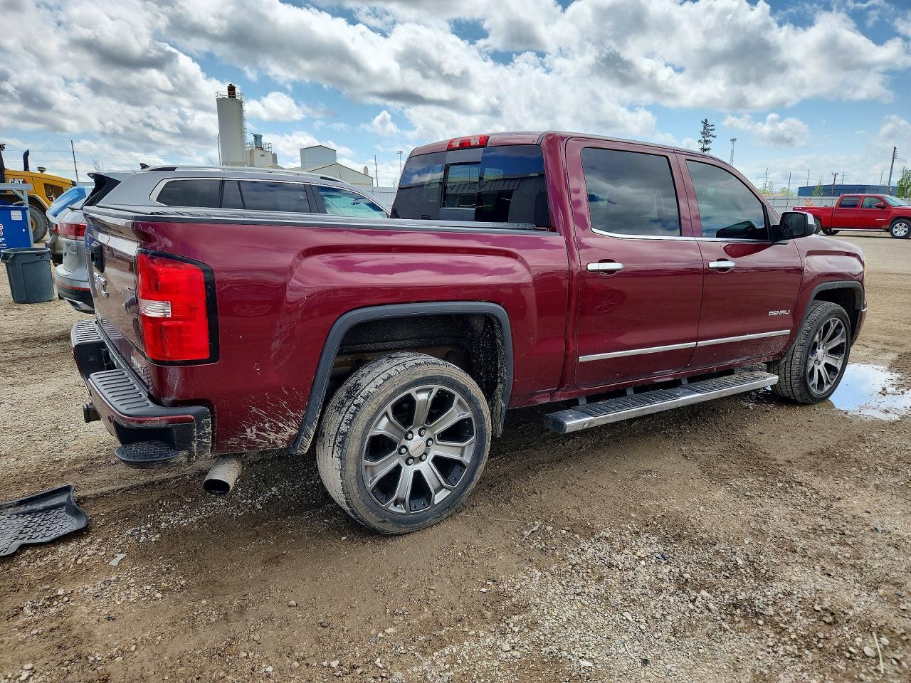 2015 GMC Sierra K1500 Denali - Image 3
