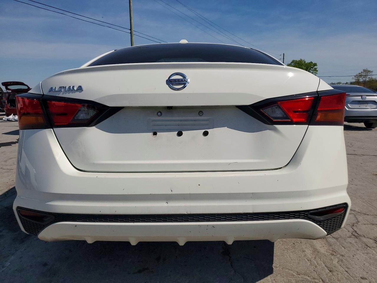 2019 Nissan Altima S - Image 6