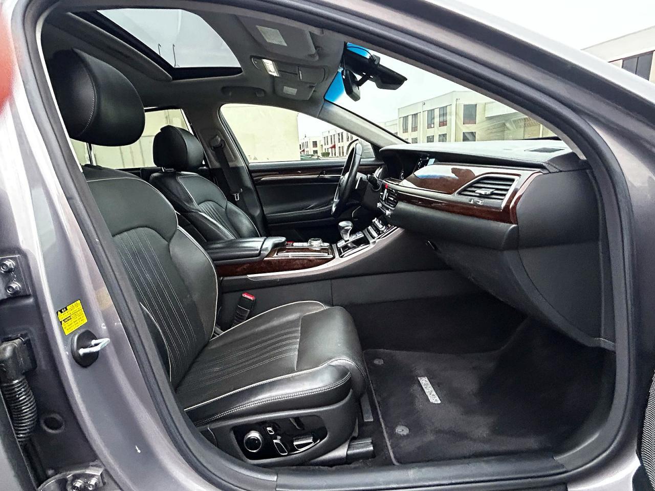 2018 Genesis G90 5.0 Ultimate - Image 5
