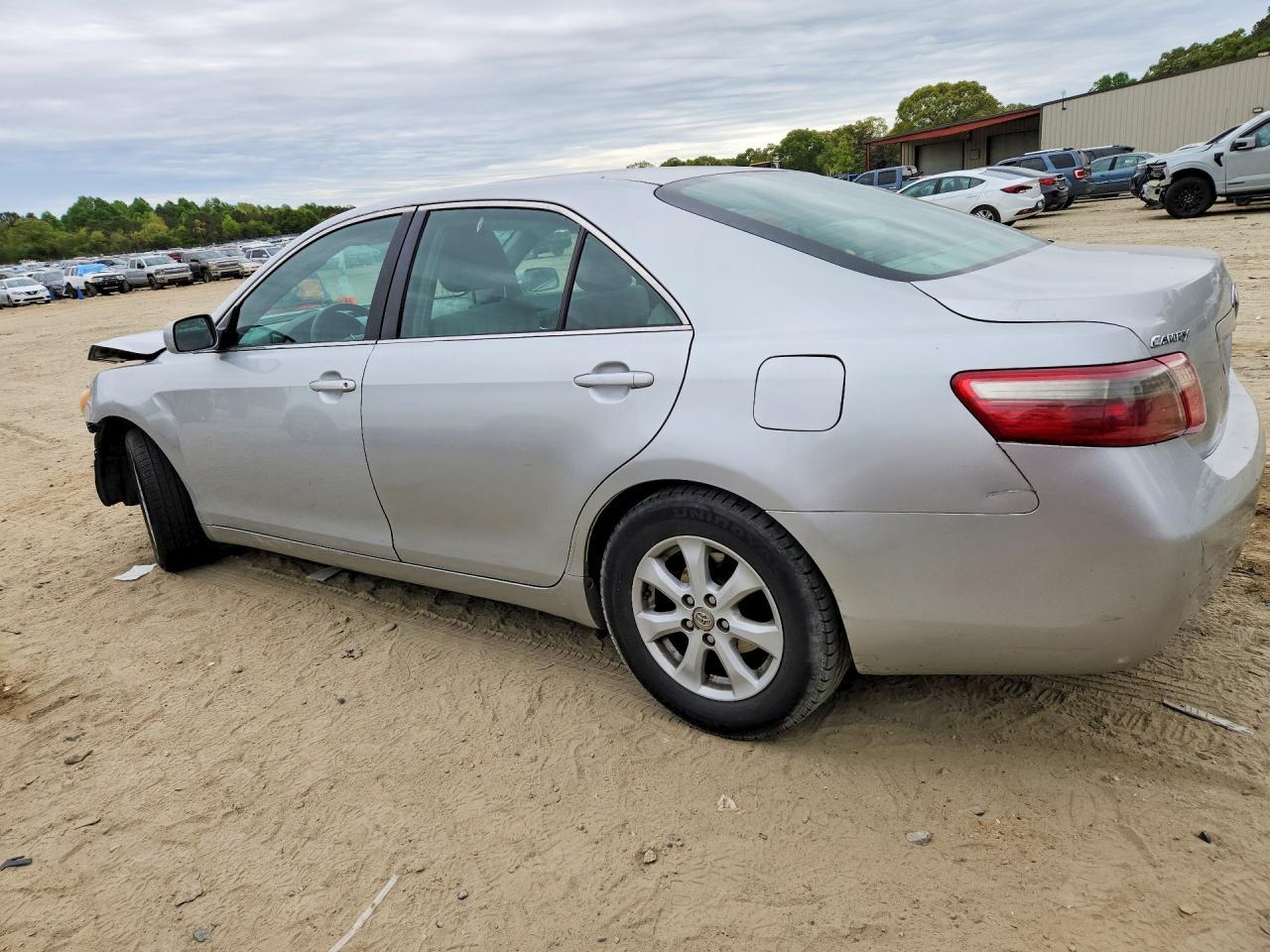 2007 Toyota Camry Le - Image 2