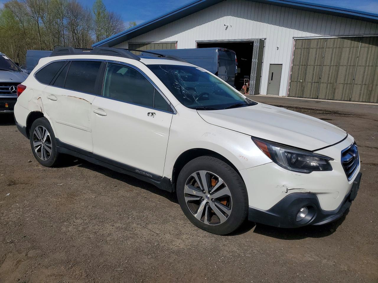 2018 Subaru Outback 3.6R Limited - Image 4