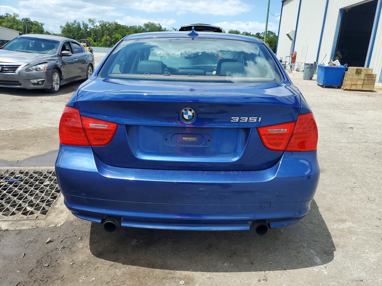 2011 BMW 335 Xi - Image 6