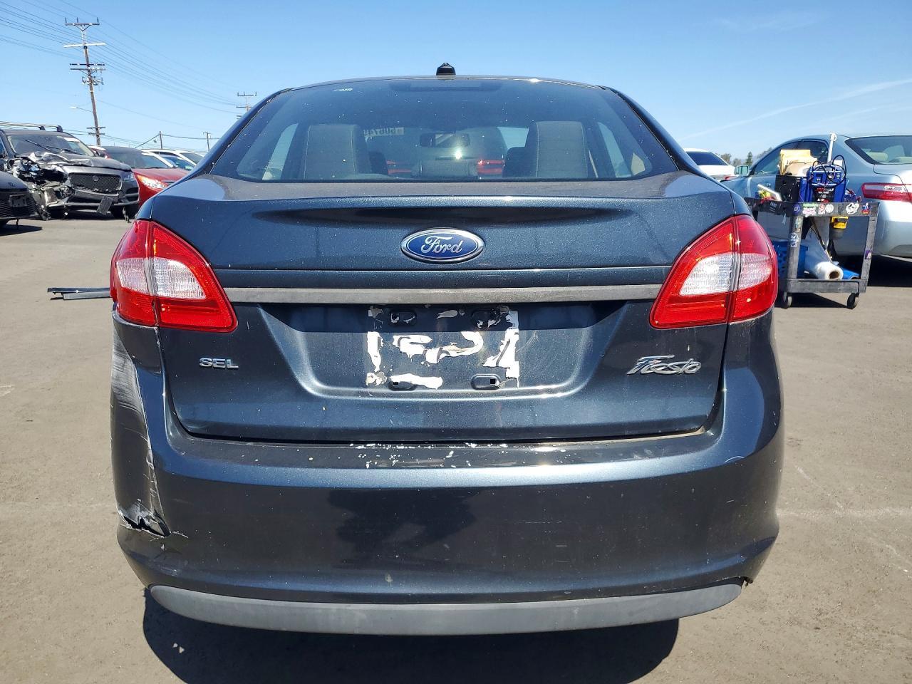 2011 Ford Fiesta Sel - Фото 6