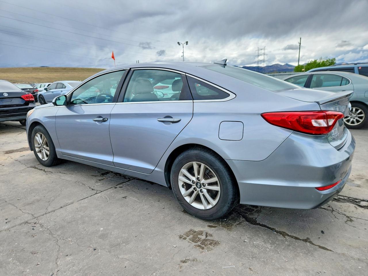 2015 Hyundai Sonata Se - Image 2