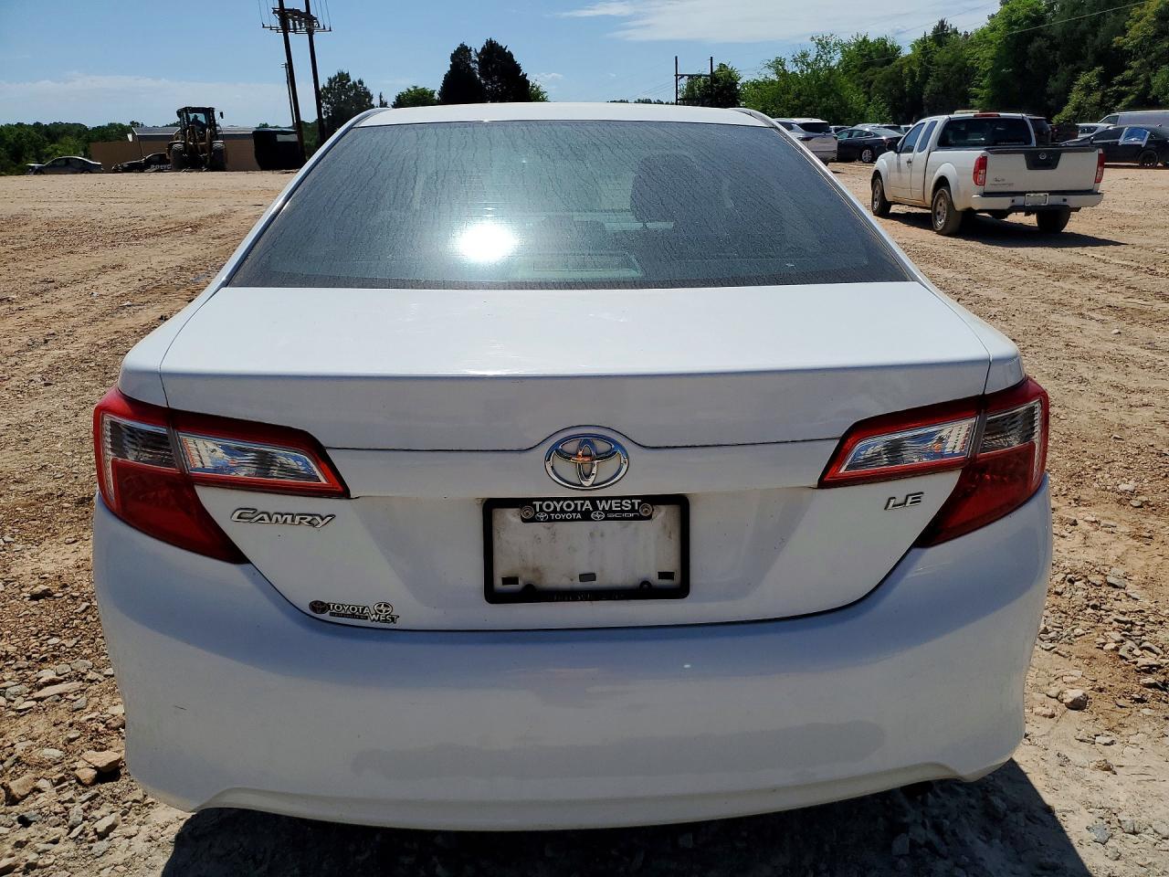 2012 Toyota Camry Le - Image 6