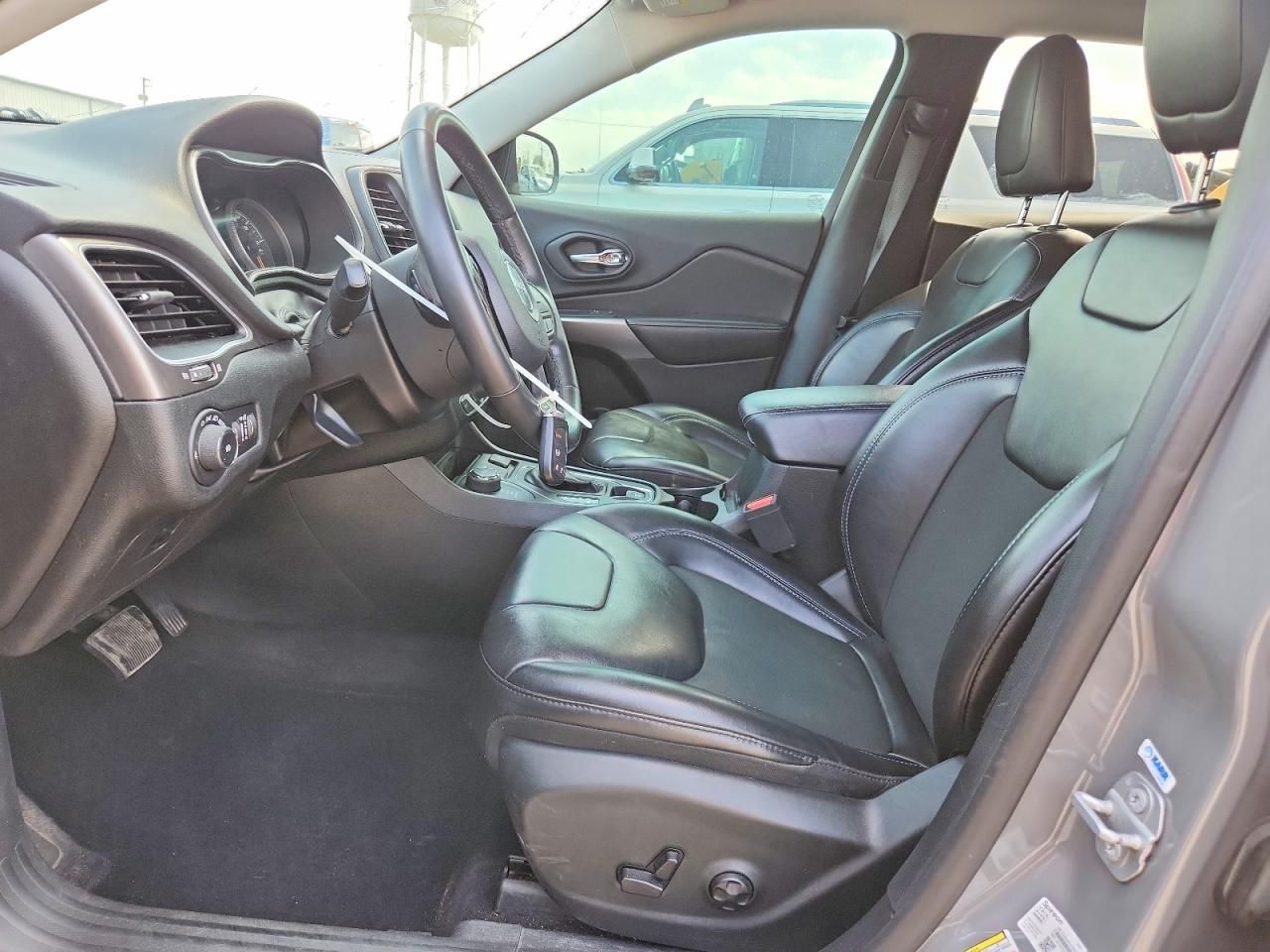 2019 Jeep Cherokee Latitude Plus - Фото 7