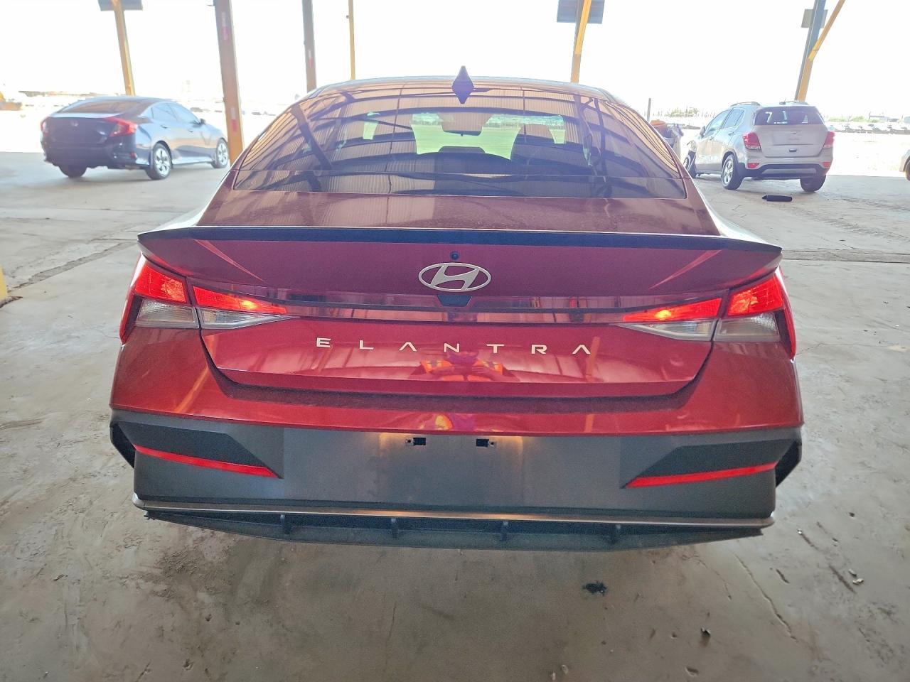 2025 Hyundai Elantra Sel Sport - Фото 6