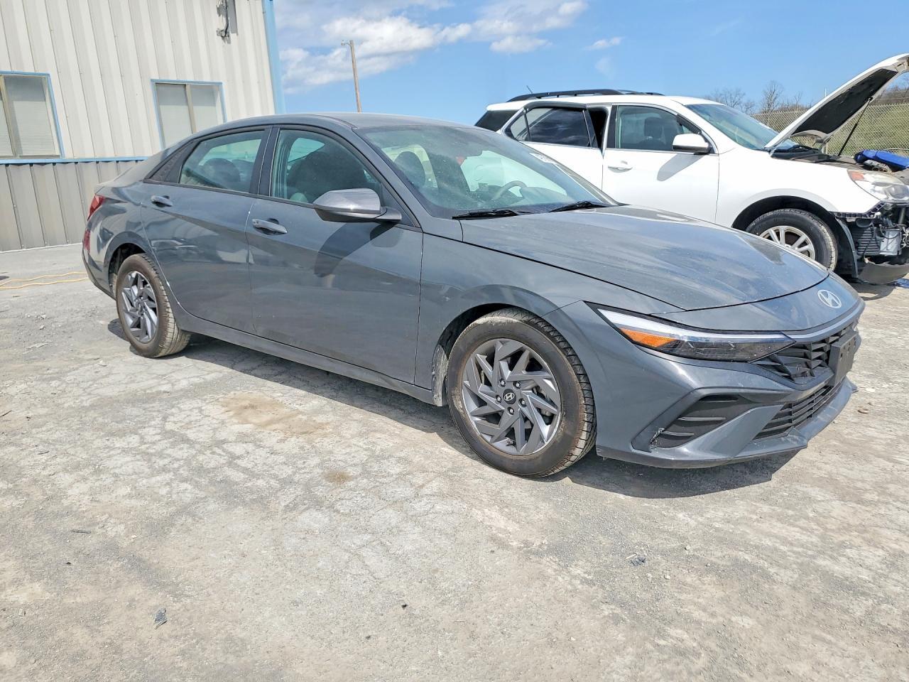 2024 Hyundai Elantra Sel - Фото 4
